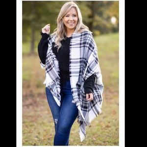 White and Black Plaid Shawl NWOT
